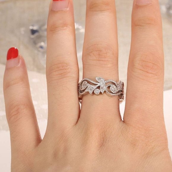 Diamond and flower hollowed-out ring size  6, 7, 8, 9, 10 - Picture 1 of 3